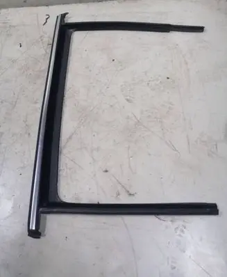 Volkswagen Sharan Rubber seal sliding door window/glass 7N0843343