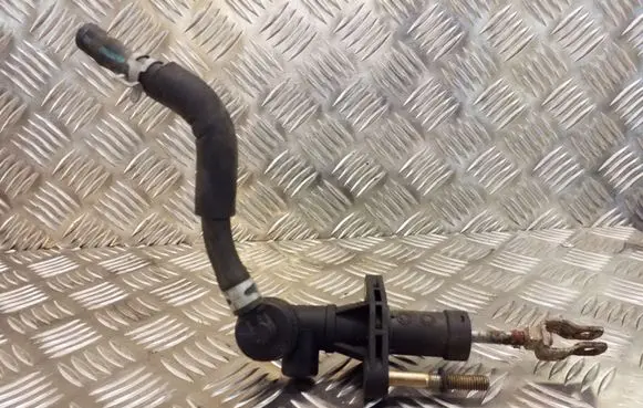 KIA Carens I Clutch master cylinder