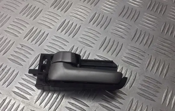 Suzuki Swift I Front door interior handle 