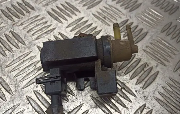 Opel Vectra C Valve vacuum 55563532