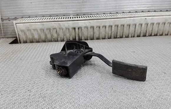 Jaguar S-Type Accelerator throttle pedal XR839F836AB