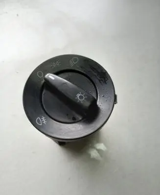 Volkswagen Golf IV Light switch 1C0941531