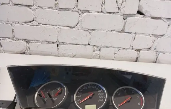 Speedometer (instrument cluster)