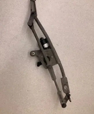 Volvo XC70 Front wiper linkage and motor 404775 3495A