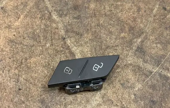 BMW 3 G20 G21 Central locking switch button 6820926