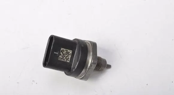 Mercedes-Benz GLC X253 C253 Fuel pressure sensor A2789050100