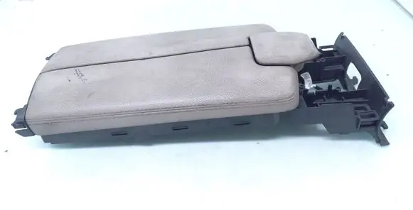 Mercedes-Benz CLS C218 X218 Armrest 105008516 2125409010