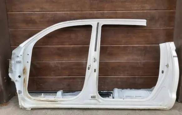 Toyota Tundra II Pillar (middle) 