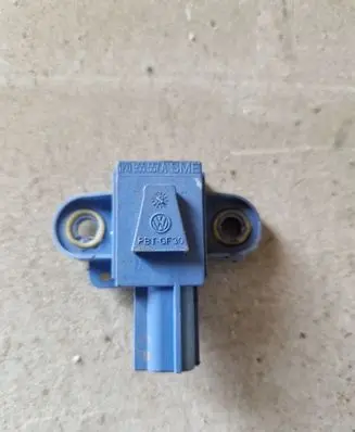 Volkswagen PASSAT B6 Airbag deployment crash/impact sensor 1K0955557A