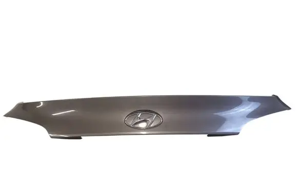 Tailgate trim