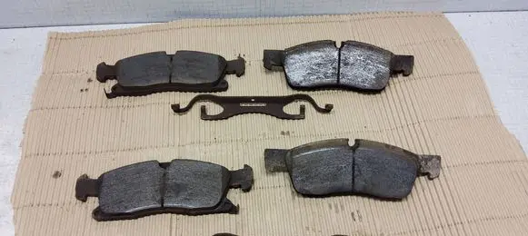Jeep Grand Cherokee Brake pads (front) 
