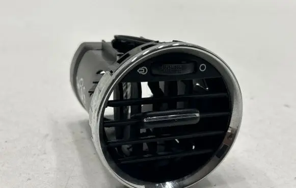 Peugeot 308 SW Dash center air vent grill Y05190 9658 305038