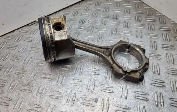Toyota Land Cruiser (J100) Piston with connecting rod 50041