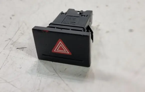 Volkswagen Touareg I Hazard light switch 7L6953235