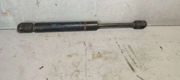 Ford Mondeo Mk III Tailgate strut 