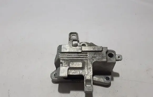 Volvo XC40 Engine mount bracket 32267915