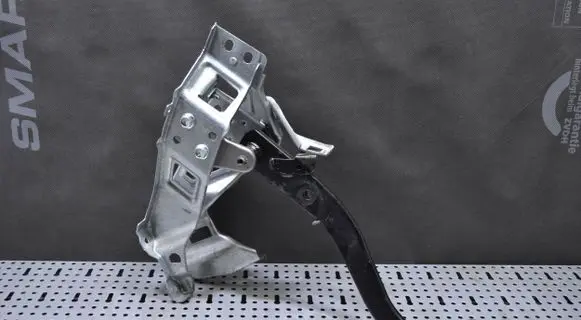 Opel Zafira B Brake pedal 13208423