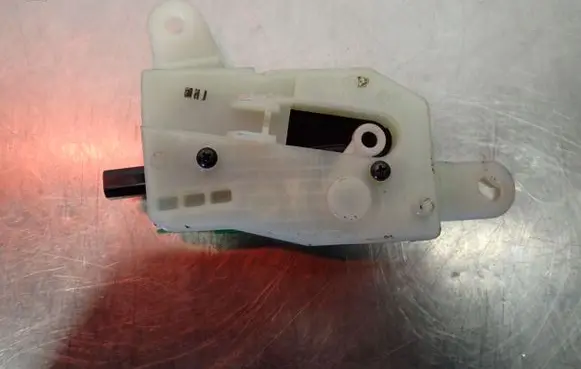 Hyundai i30 Tailgate/trunk/boot lift motor 