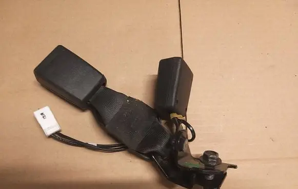 KIA Rio Rear seatbelt buckle