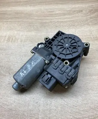 Audi A6 S6 C5 4B Front door window regulator motor 1502000283 0130821775