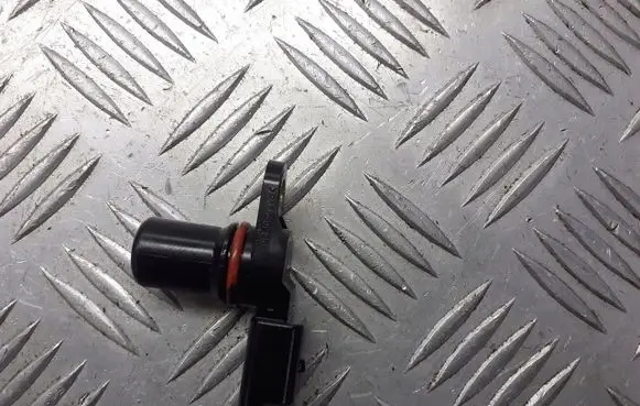 Renault Megane II Camshaft vanos timing valve VALEO253803