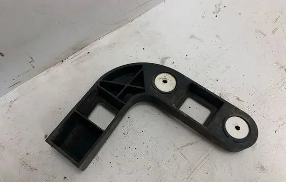 Opel Insignia A Rear bumper mounting bracket 13256844