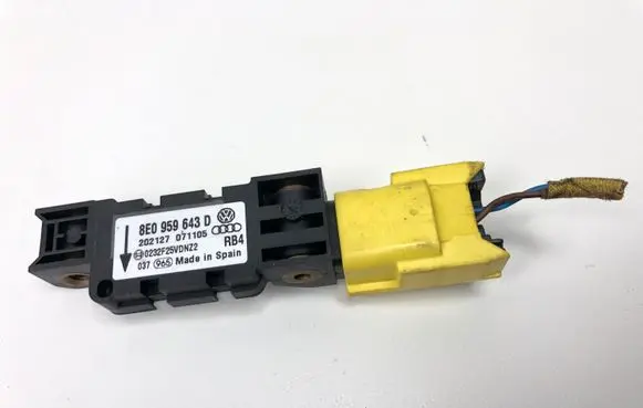 Volkswagen Phaeton Airbag deployment crash/impact sensor 8E0959643D