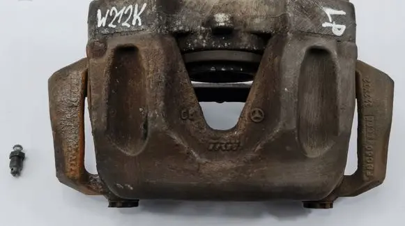 Mercedes-Benz E W212 Front brake caliper