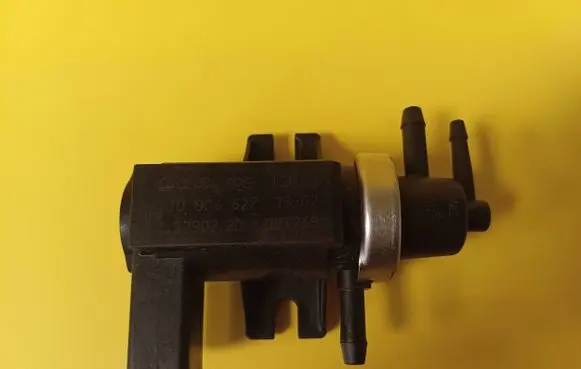 Volkswagen Bora Turbo solenoid valve 1J0906627