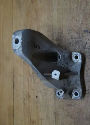 Maserati Ghibli Engine mounting bracket 67004866