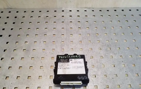 Toyota Auris 150 Other control units/modules 8999002010 MB2325002333