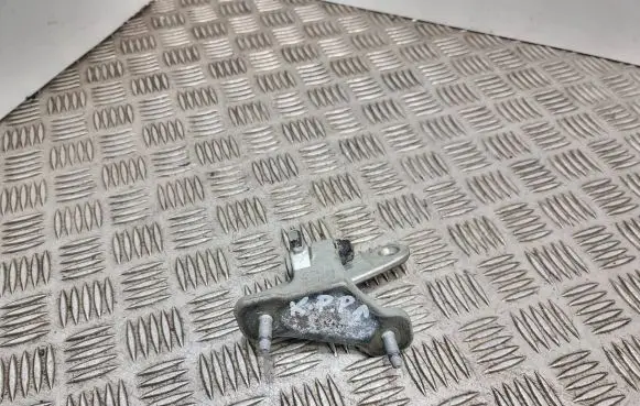 Mercedes-Benz E W212 Front door upper hinge