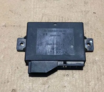 Mercedes-Benz E W124 Comfort/convenience module 2028204426 5WK4585 PA66GF30
