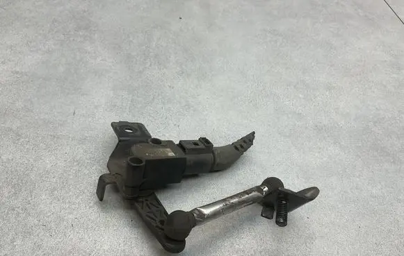 Volkswagen Scirocco Headlight/headlamp level sensor 1K0941274C