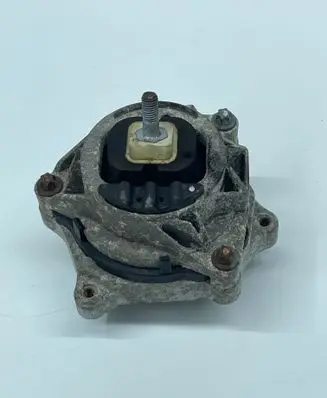 BMW 1 F20 F21 Engine mount bracket 6873704 R0U185205