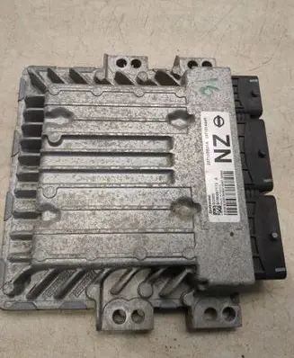 Nissan Qashqai Engine control unit/module 23710BB31A 237101449R S180067173A