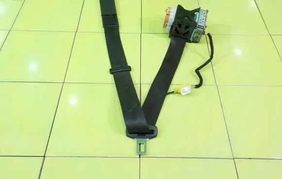 Audi TT TTS Mk2 Front seatbelt PRZOD BEZPIECZENSTWA