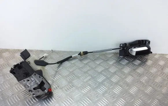 Peugeot 208 Rear door lock 9812501180