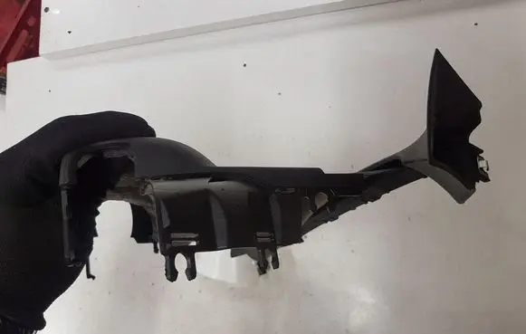 Opel Astra J Steering wheel column trim 1709420 498951029