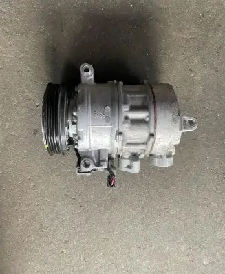 Audi Q8 Air conditioning (A/C) compressor (pump) 4M0816803N