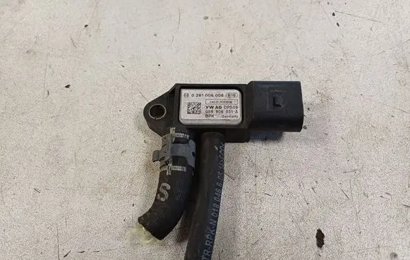Audi A4 S4 B8 8K Exhaust gas pressure sensor 059906051A