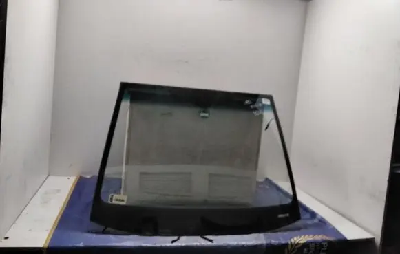 Opel Astra H Front windscreen/windshield window 