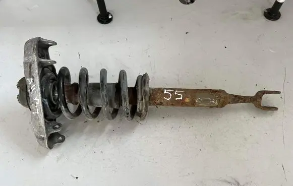Volkswagen PASSAT B5 Front shock absorber dust cover boot 8D0412131F