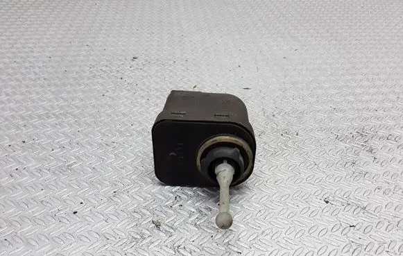 Audi A4 S4 B5 8D Headlight level adjustment motor 