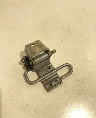 Audi A6 S6 C6 4F Rear door lower hinge 8E0833412E