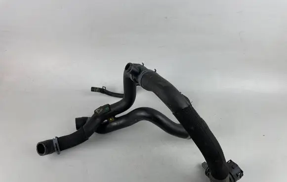 Seat Ateca Engine coolant pipe/hose 5Q0121049CL