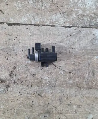 Mercedes-Benz A W169 Turbo solenoid valve A0051535528 04T274 70078200