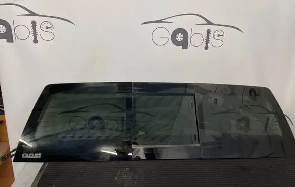 Dodge RAM Rear windscreen/windshield window 68426398AE 513353AB