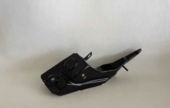 Audi Q5 SQ5 FY Fender mounting bracket 80A821131A