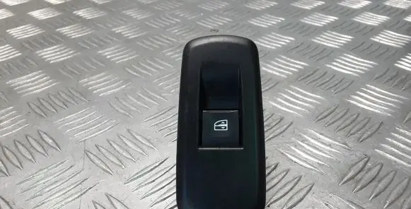 Renault Latitude (L70) Electric window control switch